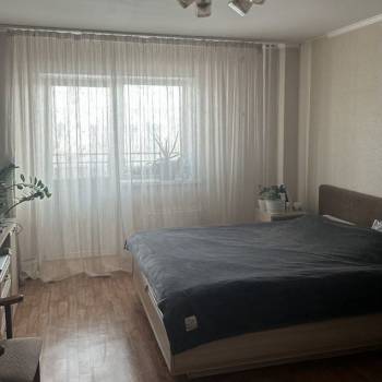 Продается 1-комнатная квартира, 42,2 м²