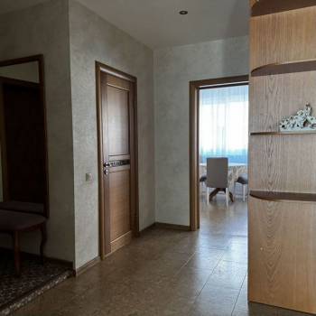 Продается 3-х комнатная квартира, 98 м²