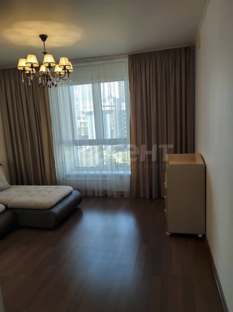 Сдам 3-х к квартиру, ЖК Лазурный (ул. Авиаторов)