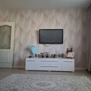 Продается 1-комнатная квартира, 63,4 м²