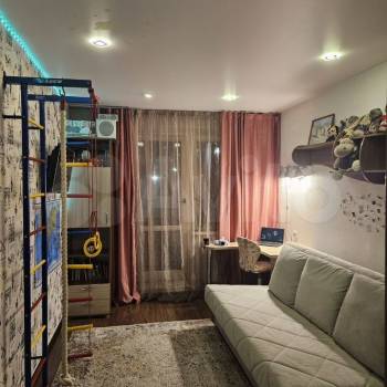 Продается Многокомнатная квартира, 84 м²