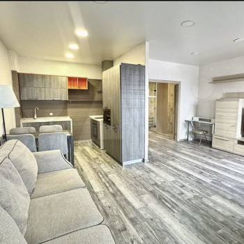 Сдается 2-х комнатная квартира, 75 м²