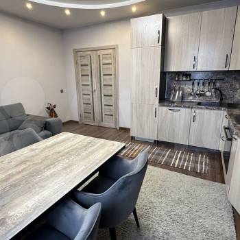 Продается 1-комнатная квартира, 48 м²