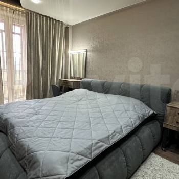 Продается 1-комнатная квартира, 48 м²