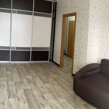 Сдается 1-комнатная квартира, 40 м²