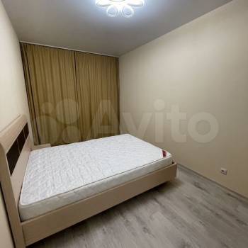 Сдается 1-комнатная квартира, 42 м²