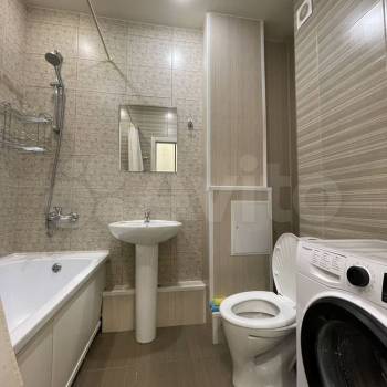 Сдается 1-комнатная квартира, 42 м²