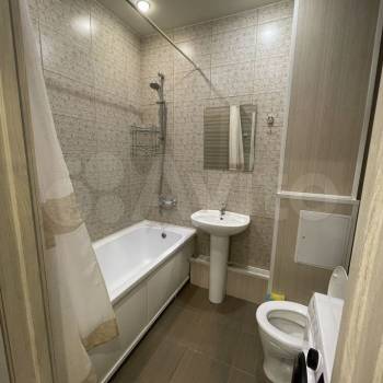 Сдается 1-комнатная квартира, 42 м²