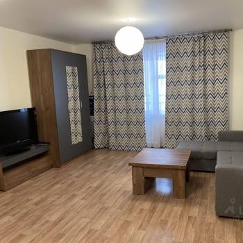 Сдается 1-комнатная квартира, 38 м²