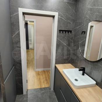 Сдается 1-комнатная квартира, 49 м²