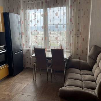 Продается 1-комнатная квартира, 43 м²