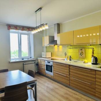 Продается Многокомнатная квартира, 120 м²