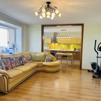 Продается Многокомнатная квартира, 120 м²