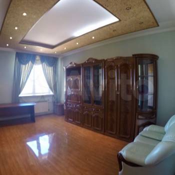 Сдается Многокомнатная квартира, 130 м²