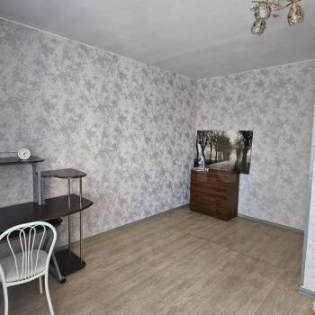 Продается 1-комнатная квартира, 32 м²