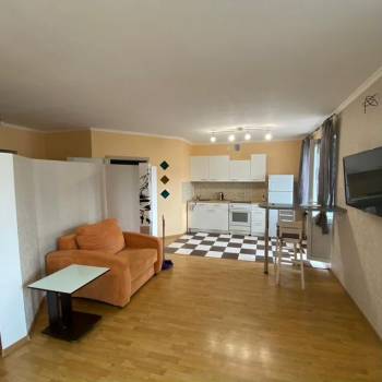 Продается 1-комнатная квартира, 55 м²