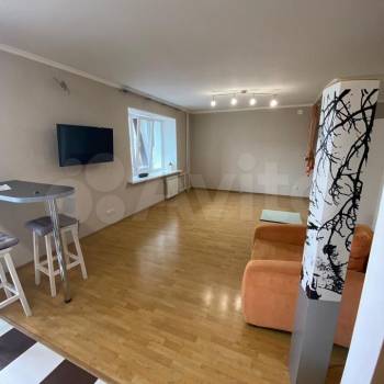 Продается 1-комнатная квартира, 55 м²