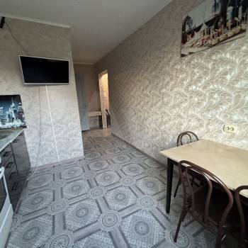 Сдается 1-комнатная квартира, 42 м²