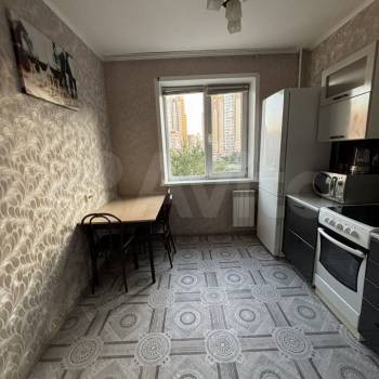 Сдается 1-комнатная квартира, 42 м²