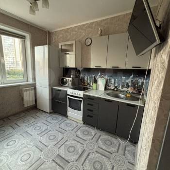 Сдается 1-комнатная квартира, 42 м²