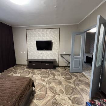 Сдается 1-комнатная квартира, 42 м²