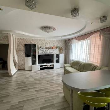 Продается Многокомнатная квартира, 85 м²