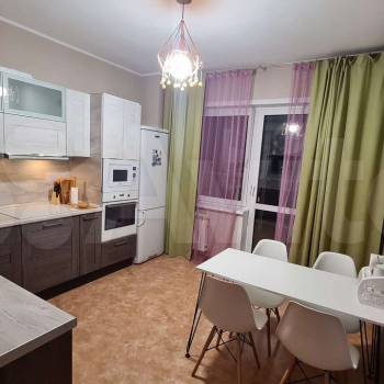 Сдается 1-комнатная квартира, 39 м²