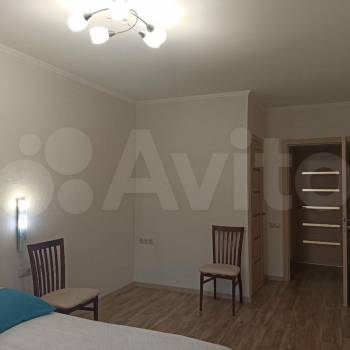 Продается Многокомнатная квартира, 82 м²