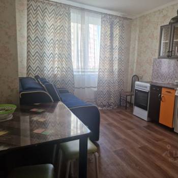 Сдается 1-комнатная квартира, 42 м²