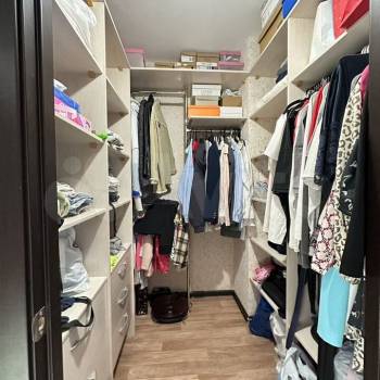 Продается 1-комнатная квартира, 42 м²