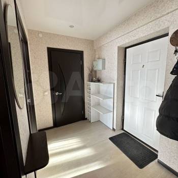 Продается 1-комнатная квартира, 42 м²