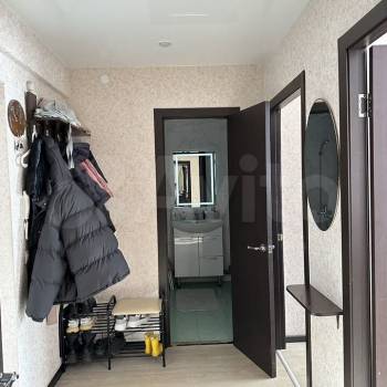 Продается 1-комнатная квартира, 42 м²