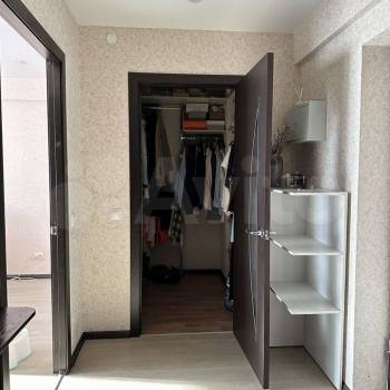 Продается 1-комнатная квартира, 42 м²