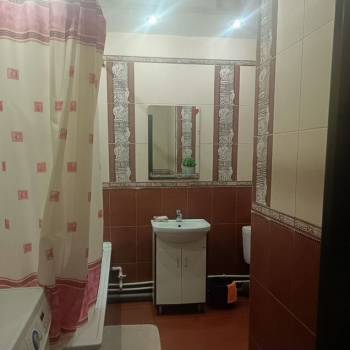 Сдается 1-комнатная квартира, 63 м²