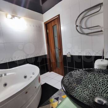 Сдается Многокомнатная квартира, 64 м²