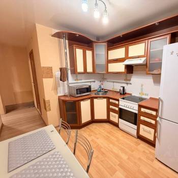 Сдается 1-комнатная квартира, 42 м²