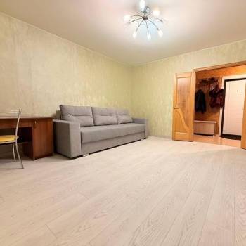 Сдается 1-комнатная квартира, 42 м²