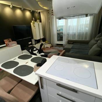 Продается 1-комнатная квартира, 64 м²