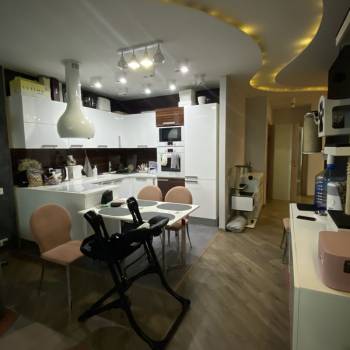 Продается 1-комнатная квартира, 64 м²