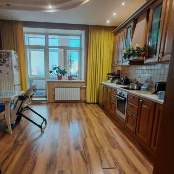 Продается Многокомнатная квартира, 150,7 м²