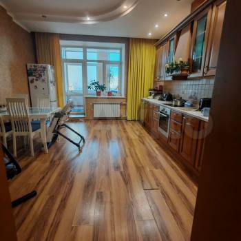 Продается Многокомнатная квартира, 150,7 м²