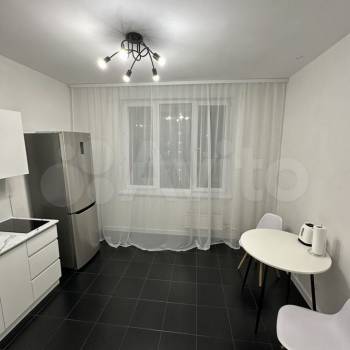 Сдается 1-комнатная квартира, 38 м²