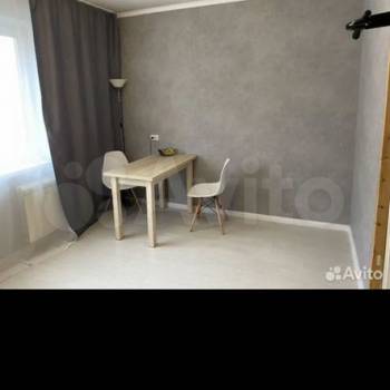 Продается 1-комнатная квартира, 43 м²