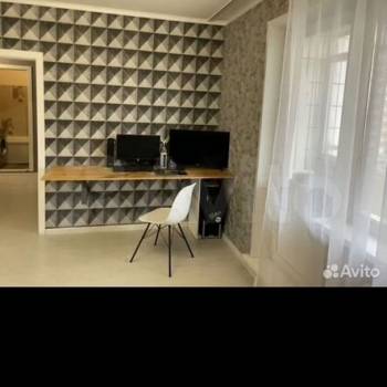 Продается 1-комнатная квартира, 43 м²