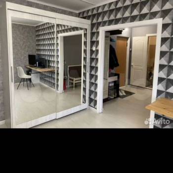 Продается 1-комнатная квартира, 43 м²