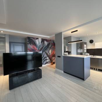 Продается Многокомнатная квартира, 77,6 м²