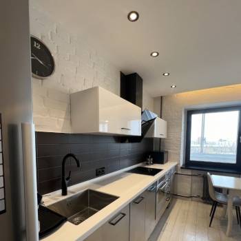 Продается Многокомнатная квартира, 77,6 м²