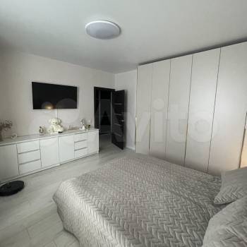 Продается 1-комнатная квартира, 42 м²