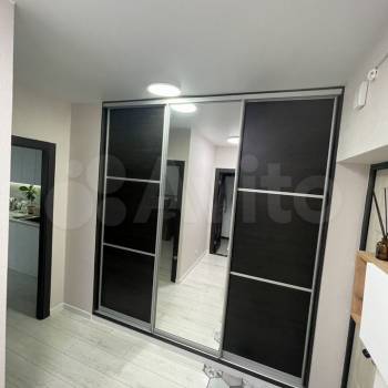 Продается 1-комнатная квартира, 42 м²