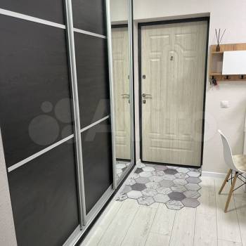 Продается 1-комнатная квартира, 42 м²